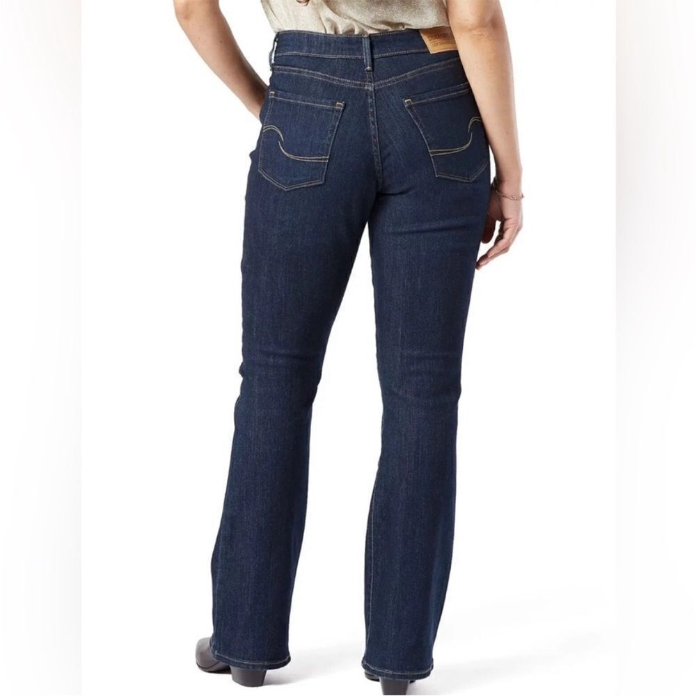New Signature Gold Label by Levi Strauss Womens Bootcut Jeans Slimming Tummy 24w